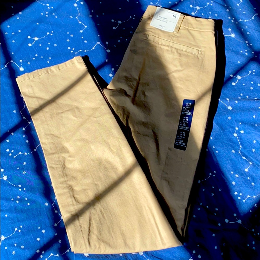BRAND NEW with tag: Gap Kids Slim Khaki Pants